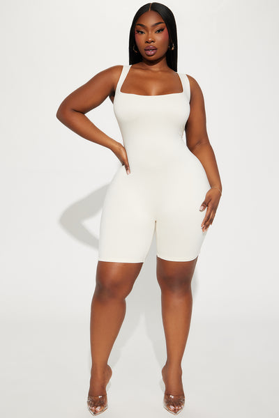 https://cdn.shopify.com/s/files/1/0293/9277/files/02-22-24_S4_66_JR49771_Cream_KJ_SS_15-16-51_PLUS_55557_PXF.jpg?v=1709050233&with=400&height=600