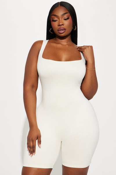 https://cdn.shopify.com/s/files/1/0293/9277/files/02-22-24_S4_66_JR49771_Cream_KJ_SS_15-16-54_PLUS_55559_PXF.jpg?v=1709050233&with=400&height=600