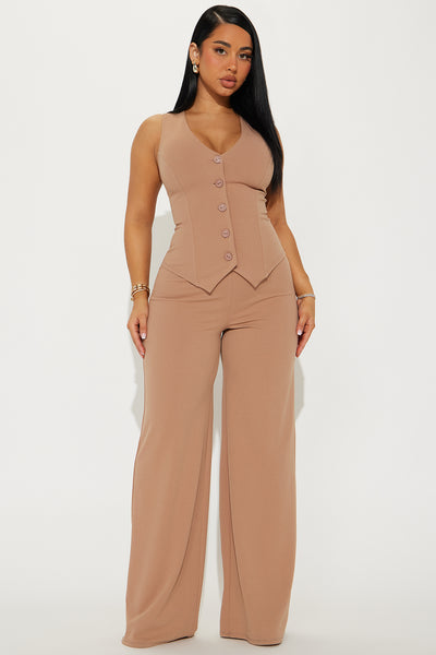 https://cdn.shopify.com/s/files/1/0293/9277/files/02-22-25_S3_49_NAB308151_Mocha_KJ_AP_12-10-52_8301_PXF.jpg?v=1740510107&with=400&height=600