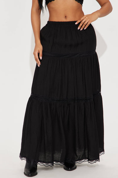 https://cdn.shopify.com/s/files/1/0293/9277/files/02-24-24_S6_25_J4N0606CFN_Black_RM_SS_13-21-13_32605_PXF.jpg?v=1740783052&with=400&height=600