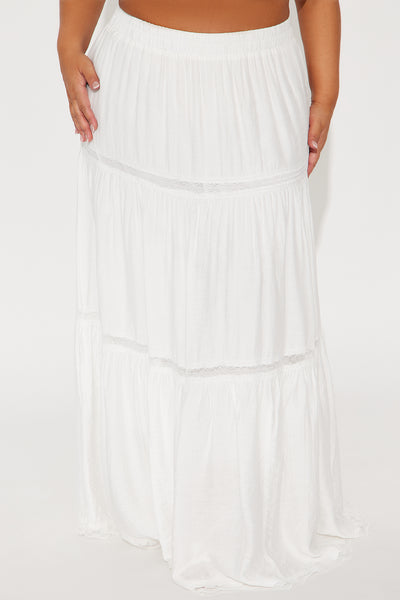 https://cdn.shopify.com/s/files/1/0293/9277/files/02-24-25_S4_40_B22375_White_CXB_PC_14-57-49_PLUS_65474_PXF.jpg?v=1741385081&with=400&height=600