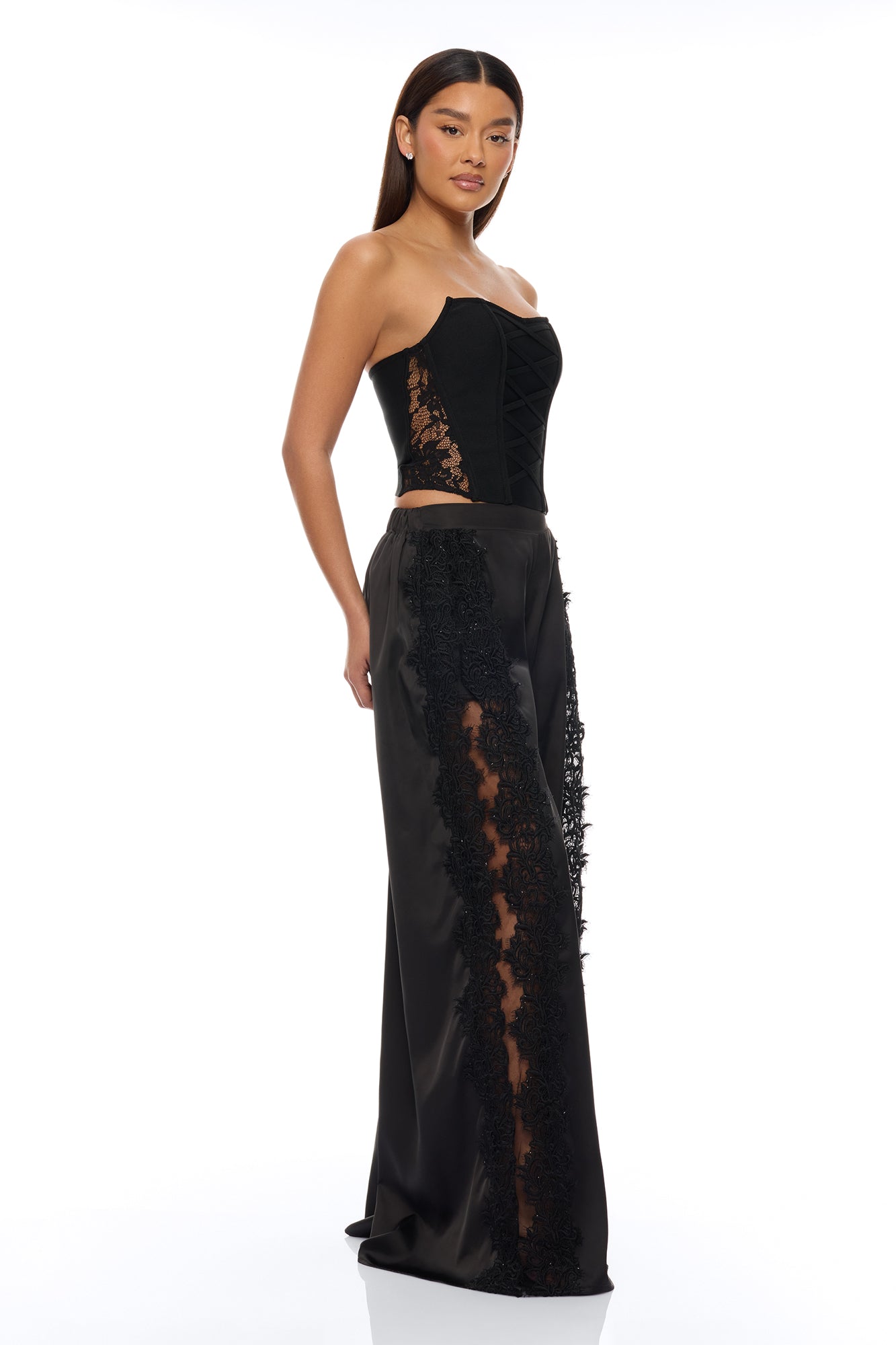https://cdn.shopify.com/s/files/1/0293/9277/files/02-24-26_S9_36_25GWQ17495_Black_JG_IM_15-26-38_1151_PXF.jpg?v=1772215363
