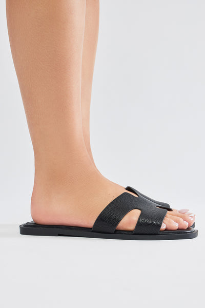 https://cdn.shopify.com/s/files/1/0293/9277/files/02-27-24_S8_2_LUKE01A_Black_P_ID_PC_09-24-40_51854_PXF.jpg?v=1740176700&with=400&height=600