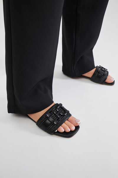 https://cdn.shopify.com/s/files/1/0293/9277/files/02-28-24_S8_14_FIANCE_Black_P_ID_PC_11-18-09_52215_PXF.jpg?v=1721931801&with=400&height=600