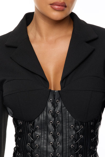 https://cdn.shopify.com/s/files/1/0293/9277/files/03-02-26_S9_32_SK900002_Black_ZSR_AE_IM_15-20-41_1168_PXF.jpg?v=1772733814&with=400&height=600