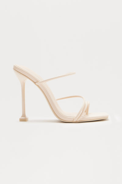 https://cdn.shopify.com/s/files/1/0293/9277/files/03-03-25_S15_7_NAILME_White_CZ_10-13-018848_PXF.jpg?v=1742923088&with=400&height=600
