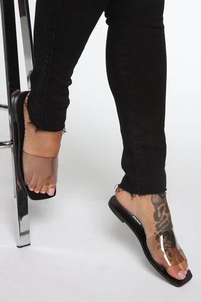 https://cdn.shopify.com/s/files/1/0293/9277/products/03-04-20_Studio_3_BR_JJ_11-45-00_24__LIBRA_Black_P_0285_EH.jpg?v=1583881248&with=400&height=600