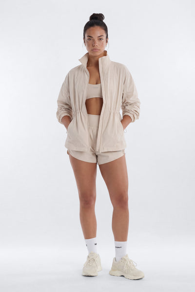 https://cdn.shopify.com/s/files/1/0293/9277/files/03-04-26_S6_PM_14_B125SP1314_OatMilk_ZSR_JG_NL_18-24-40_9195-6_1__EH_ES_ES_ES_JA.jpg?v=1773710775&with=400&height=600