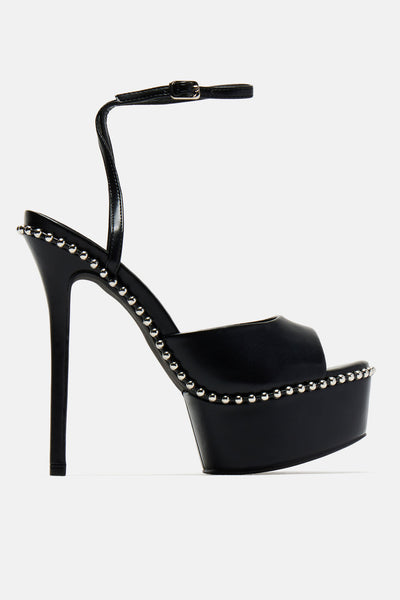 https://cdn.shopify.com/s/files/1/0293/9277/files/03-05-24_S10_4_SOREN_Black_P_CXB_08-43-47_7385_CM_ES.jpg?v=1720739303&with=400&height=600