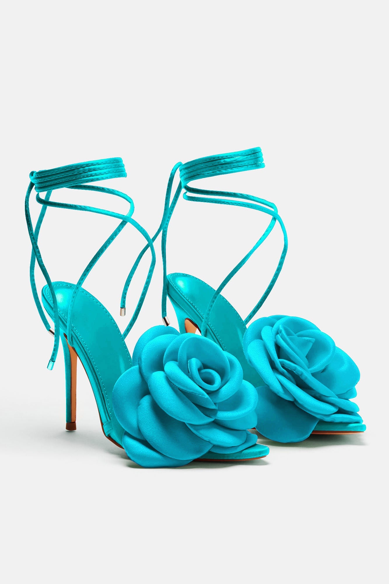 https://cdn.shopify.com/s/files/1/0293/9277/files/03-05-24_S10_7_ADALYNN_Turquoise_CC_CXB_09-50-26_7677_ES.jpg?v=1710784408
