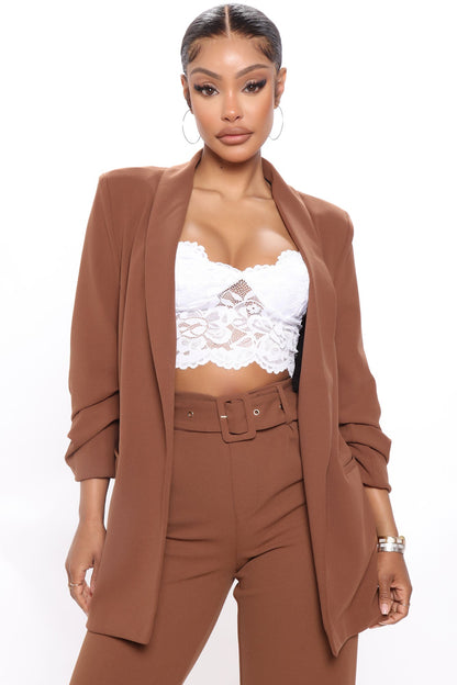 https://cdn.shopify.com/s/files/1/0293/9277/products/03-09-22Studio4_RM_RL_14-09-53_8_JK18888Z_Brown_R_18200_KS.jpg?v=1756248529