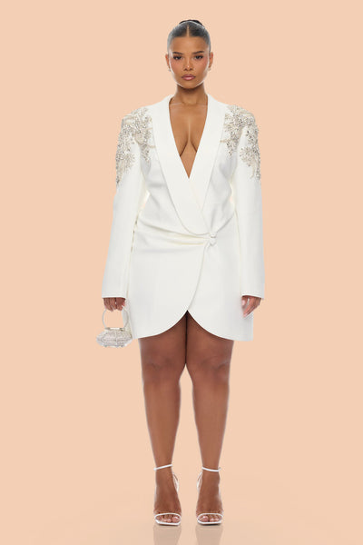https://cdn.shopify.com/s/files/1/0293/9277/files/03-13-26_S9_15_24GWQ8001_Ivory_ZSR_AE_IM_15-47-54_PLUS_24689_PXF_BG.jpg?v=1784922185&with=400&height=600
