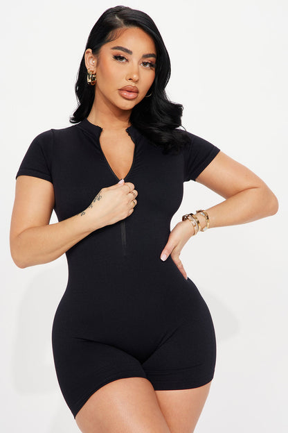 https://cdn.shopify.com/s/files/1/0293/9277/products/03-15-23Studio1_TA_AC_10-11-11_6_5581_Black_13339_EH.jpg?v=1679076410