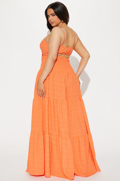 https://cdn.shopify.com/s/files/1/0293/9277/files/03-15-24_S4_43_JR4292_Orange_RD_SS_14-02-08_PLUS_68544_PXF.jpg?v=1713373508&with=400&height=600