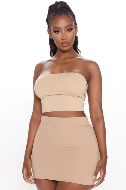 https://cdn.shopify.com/s/files/1/0293/9277/products/03-17-20Studio4_MA_ES_13-16-15_31_T9325_Khaki_P_7853_EH.jpg?v=1638989632