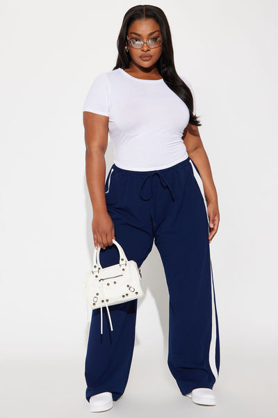 https://cdn.shopify.com/s/files/1/0293/9277/files/03-17-25_S3_14_FN9567STSN_Navy_LC_MC_11-04-10_PLUS_21528_BH.jpg?v=1749683354&with=400&height=600
