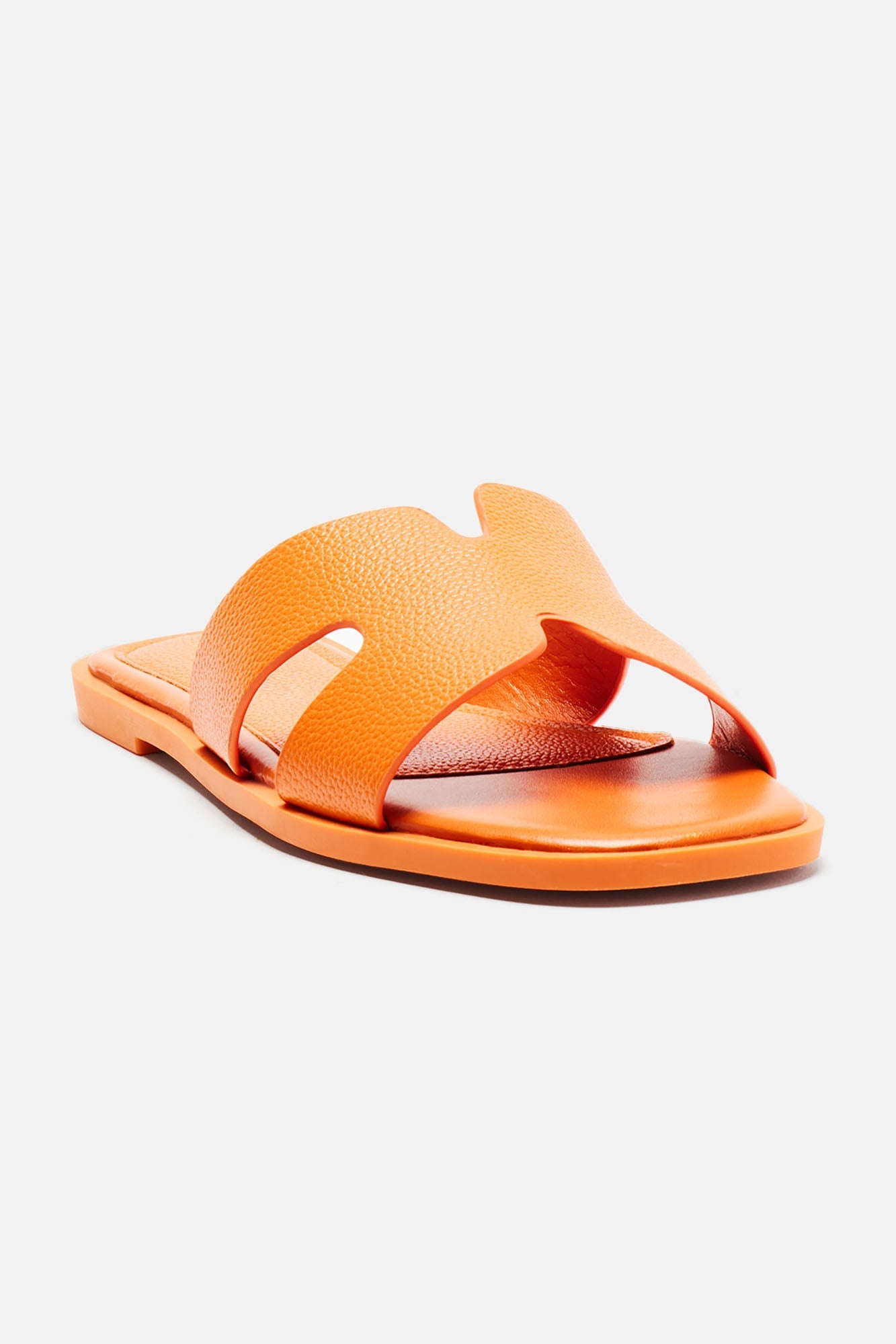 https://cdn.shopify.com/s/files/1/0293/9277/files/03-18-24_S10_18_LUKE01A_Orange_P_CXB_11-09-21_9228_ES.jpg?v=1740176760