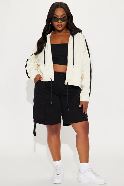 https://cdn.shopify.com/s/files/1/0293/9277/files/03-18-25_S5_3_FN0209NR_Cream_CXB_AP_09-43-32_PLUS_3704_PXF.jpg?v=1744045079&with=400&height=600