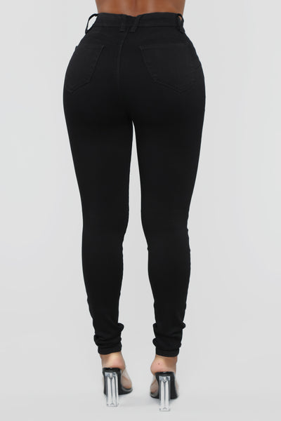 https://cdn.shopify.com/s/files/1/0293/9277/products/03-20-19_Studio_3_MA_12-02-17_46_LOLA_Black_P_1274_WG.jpg?v=1571440645&with=400&height=600