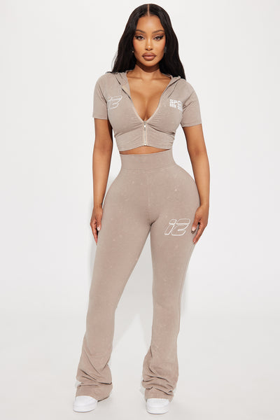 https://cdn.shopify.com/s/files/1/0293/9277/files/03-20-24_S2_10_ZPK12019BT_Taupecombo_P_KJ_RL_14-17-16_33931_PXF.jpg?v=1711137225&with=400&height=600