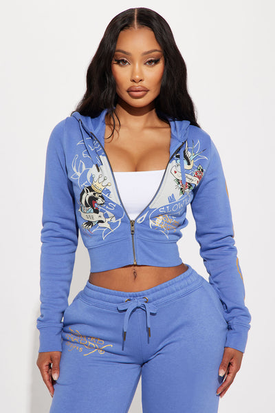 https://cdn.shopify.com/s/files/1/0293/9277/files/03-20-24_S2_42_EHW180027_Blue_P_KJ_RL_15-30-03_8525_PXF_EH.jpg?v=1711138617&with=400&height=600