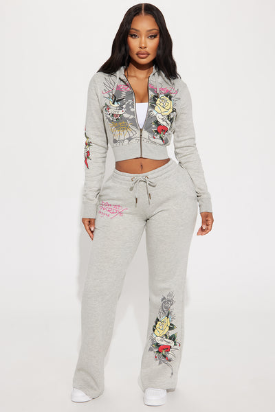 https://cdn.shopify.com/s/files/1/0293/9277/files/03-20-24_S2_44_EHW180022_HeatherGrey_P_KJ_RL_15-33-57_8544_PXF.jpg?v=1711138681&with=400&height=600