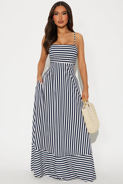 https://cdn.shopify.com/s/files/1/0293/9277/files/03-20-25_S3_38_M058T760_Navy_CXB_JS_14-31-56_24258_PXF.jpg?v=1742576260