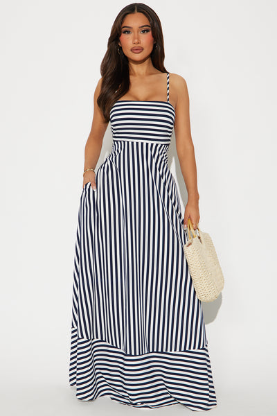 https://cdn.shopify.com/s/files/1/0293/9277/files/03-20-25_S3_38_M058T760_Navy_CXB_JS_14-31-56_24258_PXF.jpg?v=1742576260&with=400&height=600
