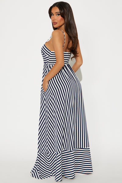https://cdn.shopify.com/s/files/1/0293/9277/files/03-20-25_S3_38_M058T760_Navy_CXB_JS_14-32-37_24264_PXF.jpg?v=1742576260&with=400&height=600