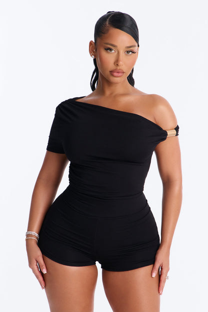 https://cdn.shopify.com/s/files/1/0293/9277/files/03-20-26_S8_2_RP2301_Black_KK_JS_10-36-30_1835_PXF.jpg?v=1774296908