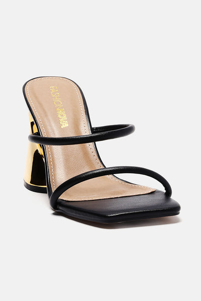 https://cdn.shopify.com/s/files/1/0293/9277/files/03-21-24_S15_42_DUNE_Black_CZ_09-55-54__15951_CM_ES.jpg?v=1712360118&with=400&height=600