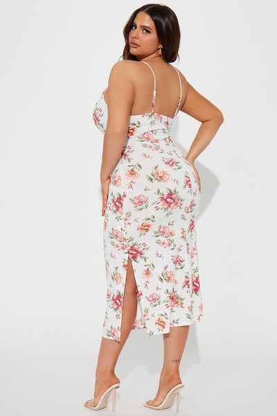 https://cdn.shopify.com/s/files/1/0293/9277/products/03-22-23Studio6_KP_CG_15-22-40_60_742381_OffWhite_7434_PLUS_PFX.jpg?v=1680041465&with=400&height=600