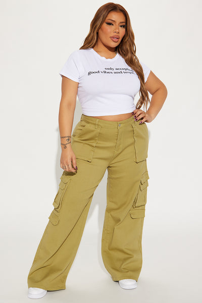 https://cdn.shopify.com/s/files/1/0293/9277/files/03-22-24_S4_40_SB10006_White_RM_AC_15-04-01_PLUS_73023_PXF.jpg?v=1711576502&with=400&height=600
