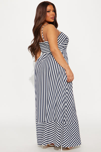 https://cdn.shopify.com/s/files/1/0293/9277/files/03-22-25_S4_32_M058T760_Navy_KJ_SS_11-37-43_PLUS_2413_PXF.jpg?v=1742856011&with=400&height=600
