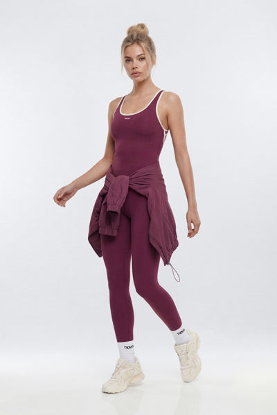 https://cdn.shopify.com/s/files/1/0293/9277/files/03-25-26_S9_PM_28_B125SJ1303_Merlot_JG_IM_19-30-23_0915-3_SG_ES_ES_JA.jpg?v=1776721305&with=400&height=600