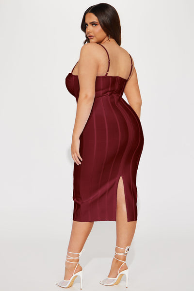 https://cdn.shopify.com/s/files/1/0293/9277/files/03-27-23Studio7_ID_KT_14-04-05_35_FB0037_White_8998_PLUS_CM_SL_Wine.jpg?v=1734730575&with=400&height=600