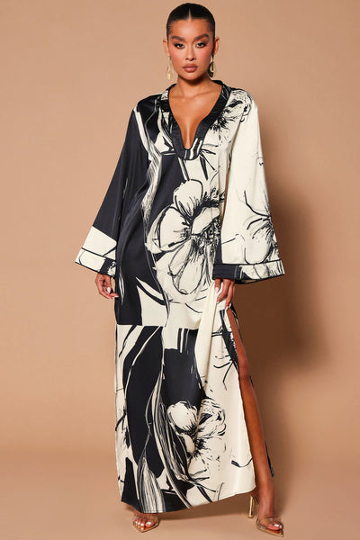 https://cdn.shopify.com/s/files/1/0293/9277/products/03-28-23Studio9_TH_IM_13-54-10_39_C02913_BlackWhite_18407_SG.jpg?v=1680536149&with=400&height=600