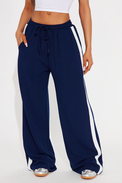 https://cdn.shopify.com/s/files/1/0293/9277/files/03-31-25_S6_12_FN9567STSN_Navy_KF_MC_11-19-45_53922_PXF.jpg?v=1743554946&with=400&height=600