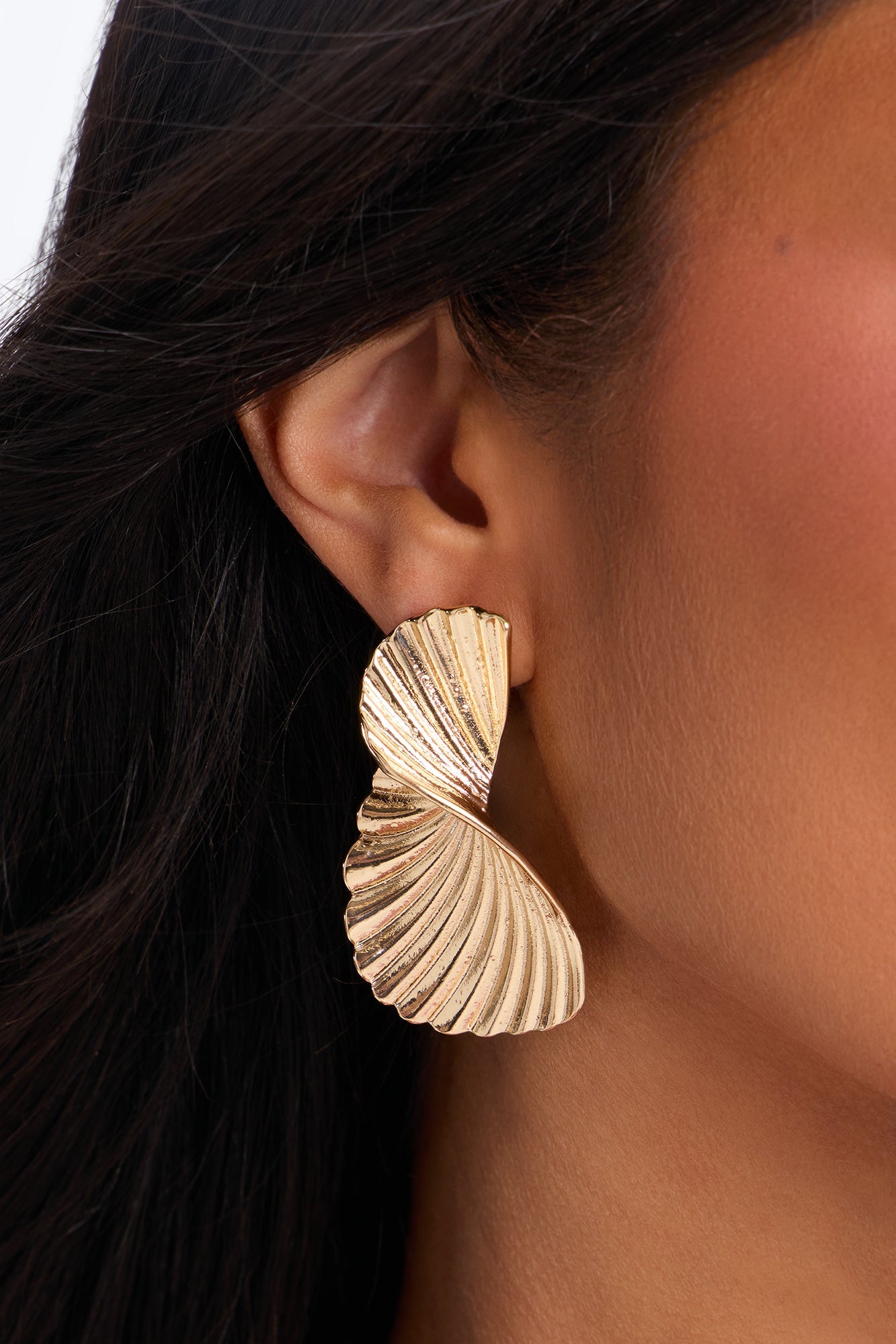 https://cdn.shopify.com/s/files/1/0293/9277/files/03-31-26_S8_9_ZDFNA4983_Gold_AE_SO_09-23-51_2601_PXF.jpg?v=1775079760