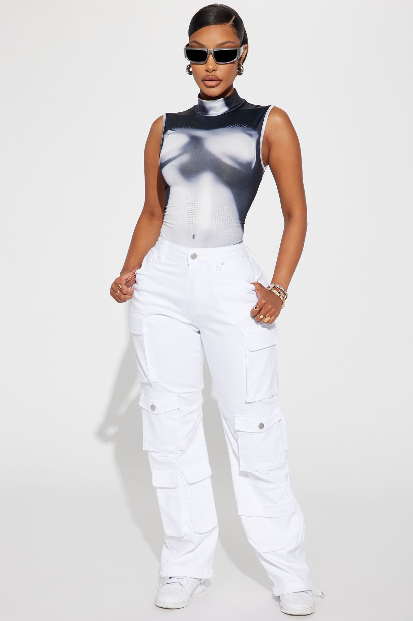 https://cdn.shopify.com/s/files/1/0293/9277/products/04-01-23Studio2_KJ_RL_11-28-48_15_FN22P63623_White_10041_JB.jpg?v=1680571829
