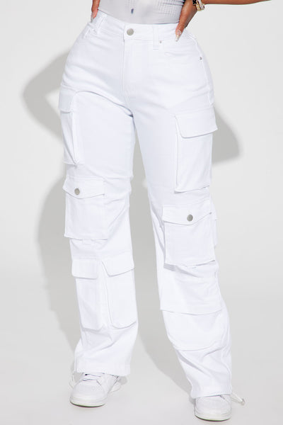 https://cdn.shopify.com/s/files/1/0293/9277/products/04-01-23Studio2_KJ_RL_11-28-48_15_FN22P63623_White_10043_JB.jpg?v=1680571829&with=400&height=600