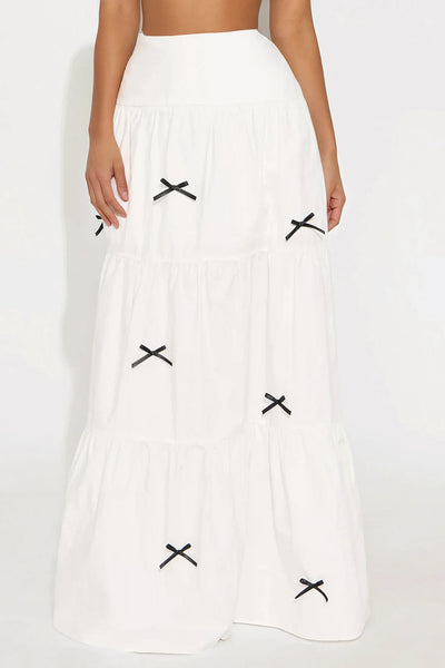https://cdn.shopify.com/s/files/1/0293/9277/files/04-03-25_S9_21_GW24K2246_White_CR_AP_12-36-53_58305_CM-Vita_PXF.jpg?v=1744654308&with=400&height=600