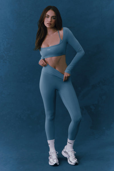 https://cdn.shopify.com/s/files/1/0293/9277/files/04-03-26_Nova-Sport_LOOK_14_12-16-14_RA_7908_ES_JA.jpg?v=1776722389&with=400&height=600