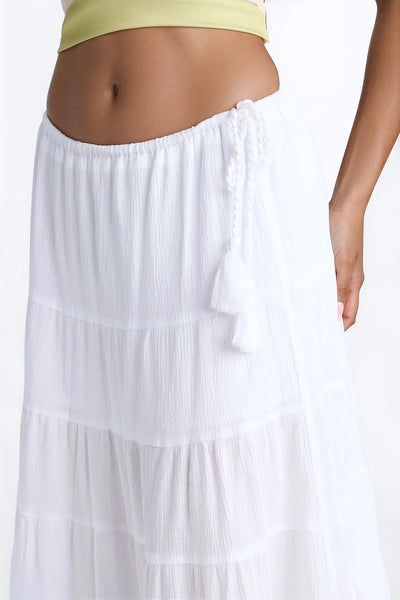 https://cdn.shopify.com/s/files/1/0293/9277/files/04-03-26_S2_28_B24900_White_JG_JS_11-44-50_13066-FN_Model_04C_PXF.jpg?v=1776803351&with=400&height=600
