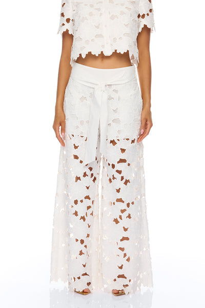 https://cdn.shopify.com/s/files/1/0293/9277/files/04-03-26_S9_29_PHFN25092_White_AE_IM_13-28-26_0706_PXF.jpg?v=1775660524&with=400&height=600