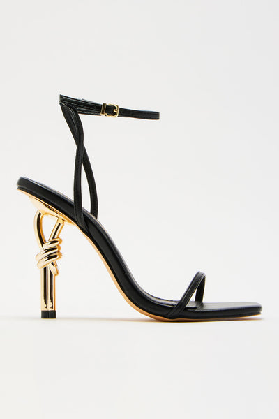 https://cdn.shopify.com/s/files/1/0293/9277/files/04-04-24_S15_56_ENGAEMENT_Black_P_CZ_15-04-42_0058_SG_ES.jpg?v=1763055817&with=400&height=600