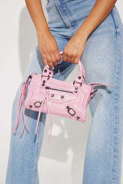 https://cdn.shopify.com/s/files/1/0293/9277/products/04-07-23Studio6_CB_PC_14-38-43_51_COA114776_Pink_18952_MR.jpg?v=1681324785&with=400&height=600