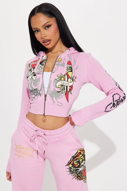 https://cdn.shopify.com/s/files/1/0293/9277/files/04-09-24_S2_65_EHW180023_Pink_KJ_RL_15-42-45_15160_BH.jpg?v=1756998777