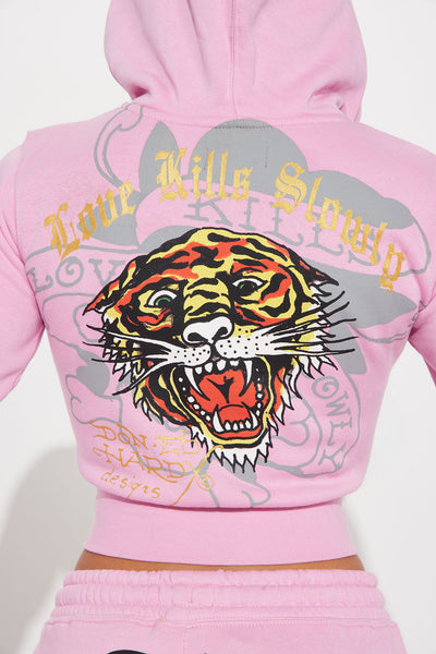 https://cdn.shopify.com/s/files/1/0293/9277/files/04-09-24_S2_65_EHW180023_Pink_KJ_RL_15-44-52_15176_BH.jpg?v=1756998777&with=400&height=600