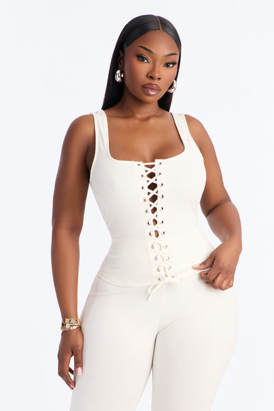 https://cdn.shopify.com/s/files/1/0293/9277/files/04-09-26_S5_57_ST2007_OffWhite_KK_PC_13-55-02_PLUS_20158_PXF.jpg?v=1776111899&with=400&height=600